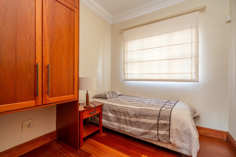 7 Bedroom Property for Sale in Myburgh Park Western Cape